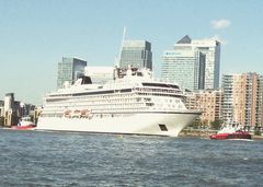 Cruise Ship Viking Star - Thames